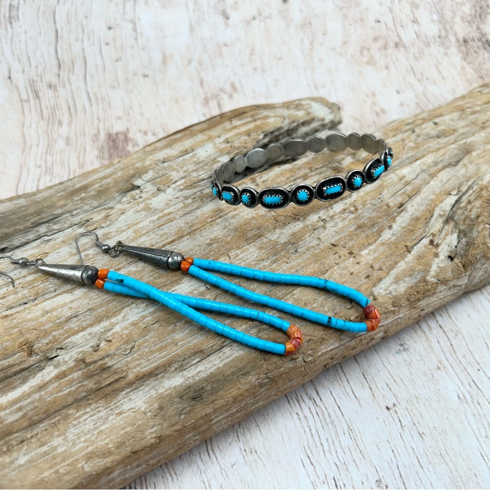 Vintage Turquoise and Silver Zuni Bangle Bracelet - Picture 4 of 4